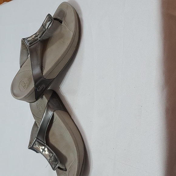 Fit Flop Womens Exercise Sandals Gray With Clear Square Jewels Sz 7 GUC - Picture 8 of 12